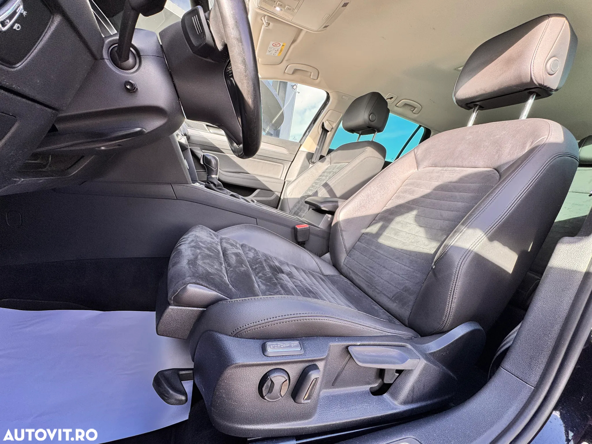 Volkswagen Passat Variant 2.0 TDI DSG 4Motion Highline - 17