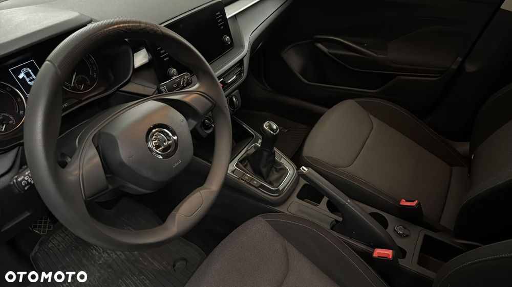 Skoda Fabia 1.0 Ambition - 10