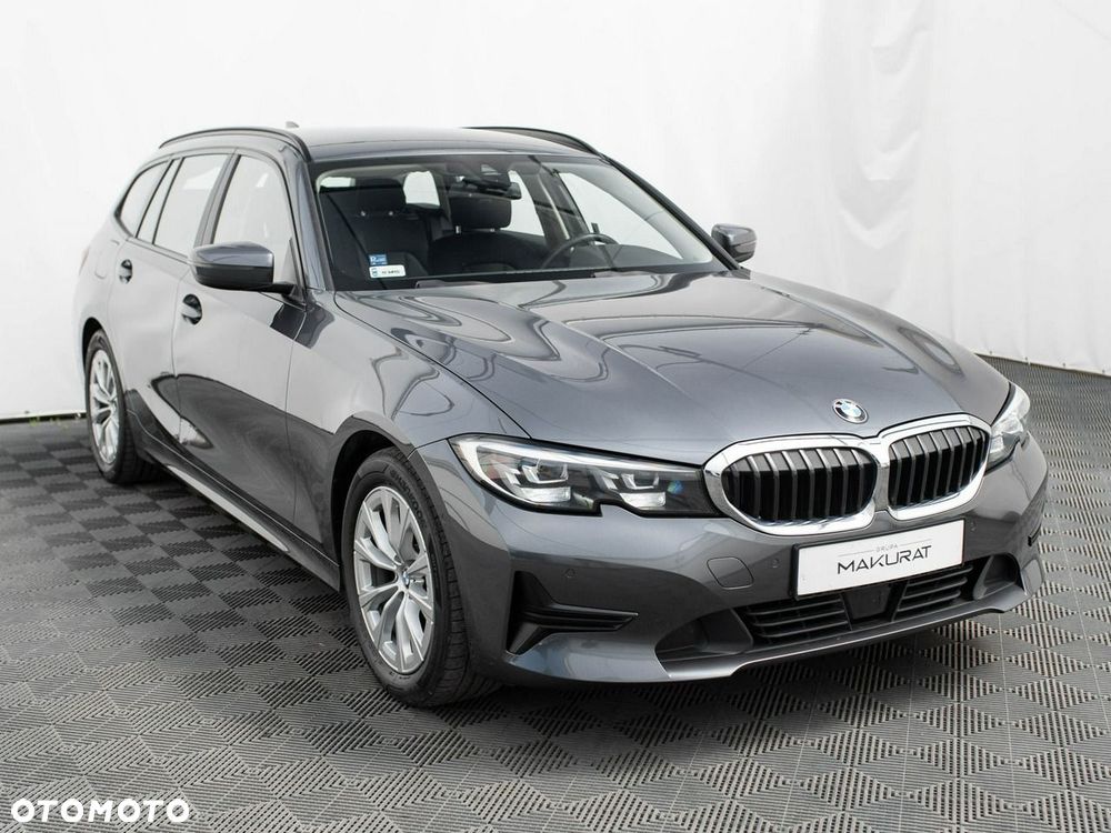 BMW Seria 3 318i - 4