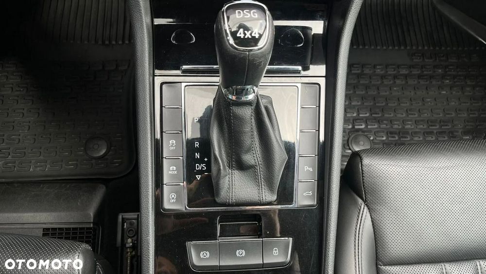 Skoda Superb 2.0 TDI 4x4 L&K DSG - 24