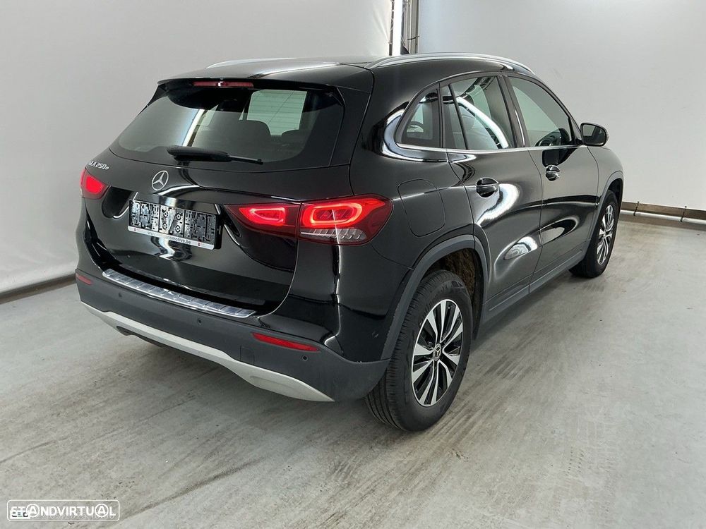 Mercedes-Benz GLA 250 - 12