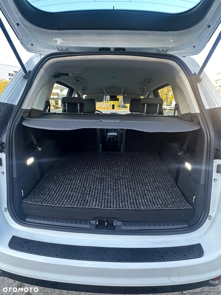 Ford Grand C-MAX - 16