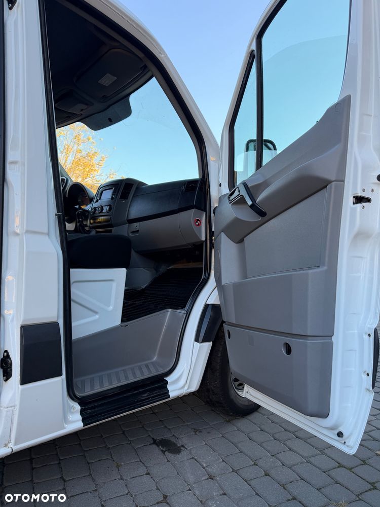 Mercedes-Benz Sprinter - 23