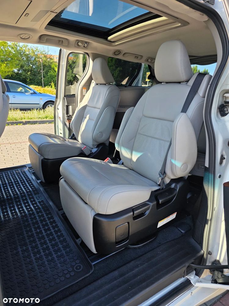 Toyota Sienna 3.5 V6 SE - 6