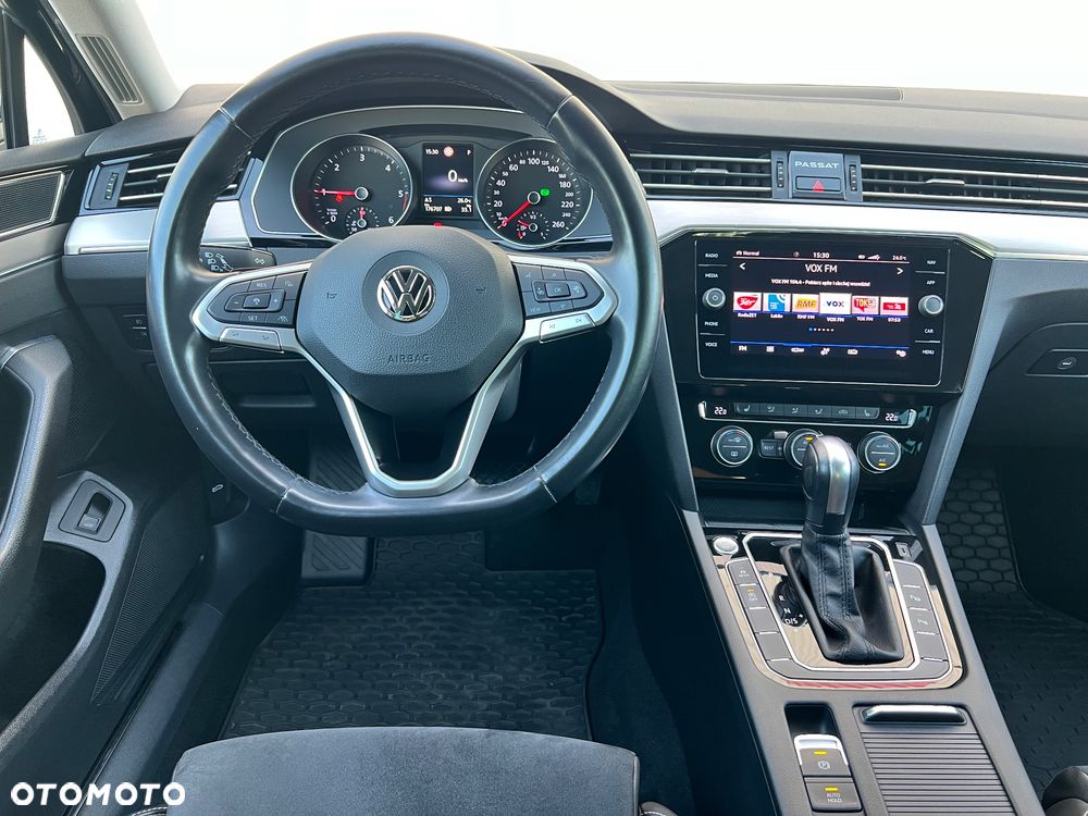 Volkswagen Passat 2.0 TDI EVO Elegance DSG - 17