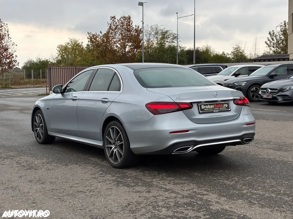 Mercedes-Benz E 300 de 4Matic 9G-TRONIC AMG Line - 10