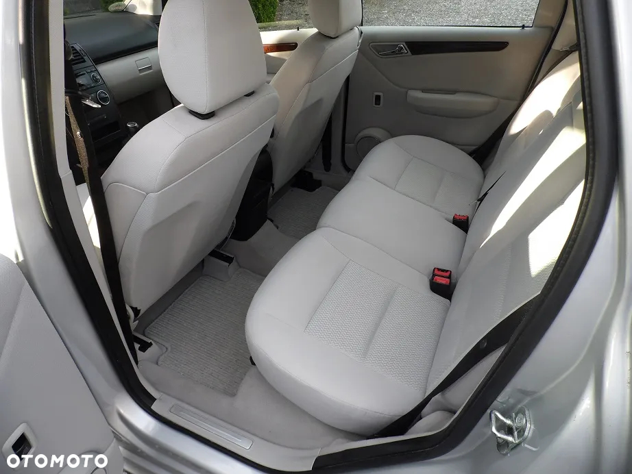 Mercedes-Benz Klasa A 170 Elegance - 14