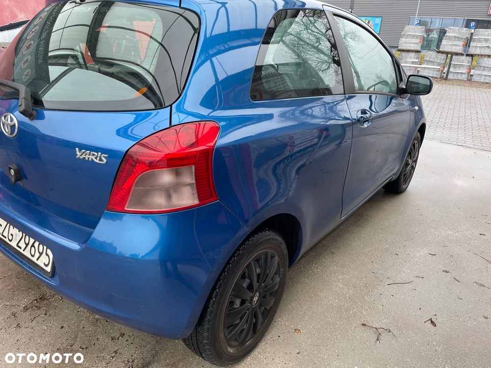 Toyota Yaris 1.0 Luna - 11