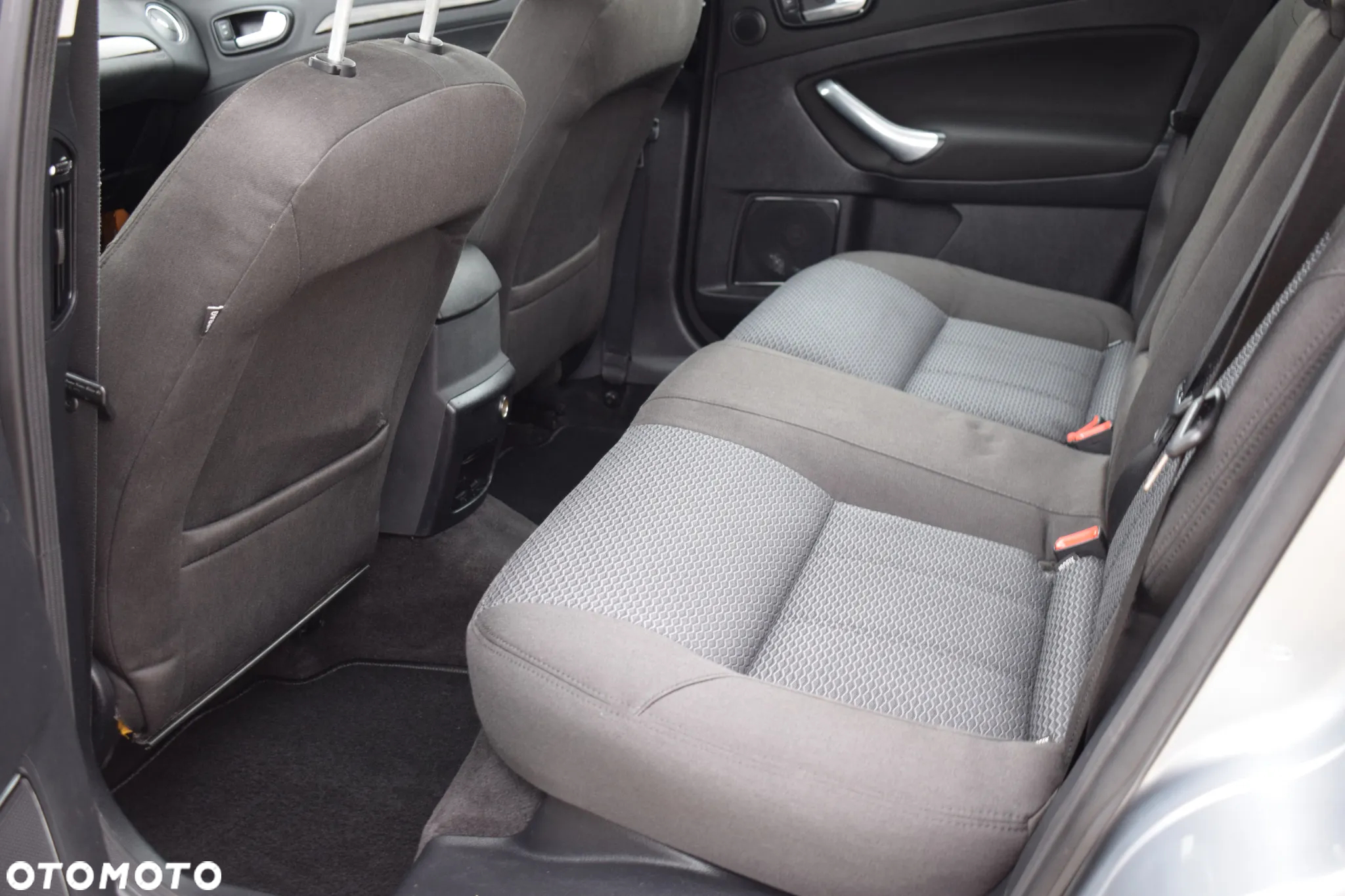 Ford Mondeo 2.0 Ghia - 14