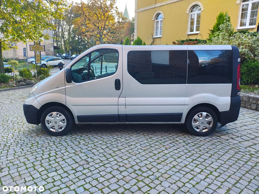 Renault Trafic - 25