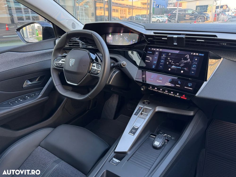 Peugeot 308 1.2 L PureTech Turbo S&S EAT8 Allure Pack - 11
