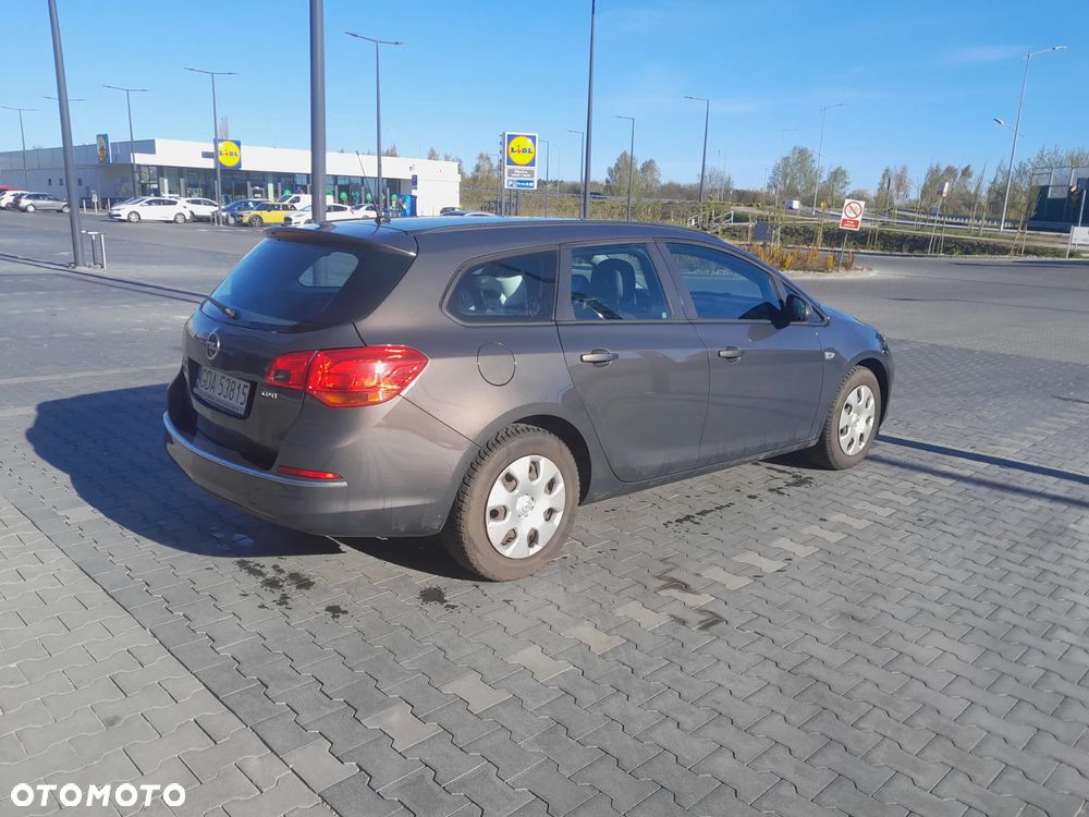 Opel Astra 1.6 CDTI Essentia - 3