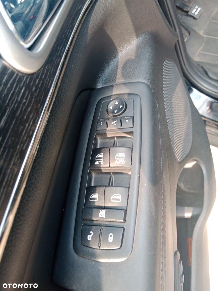 Jeep Grand Cherokee - 16