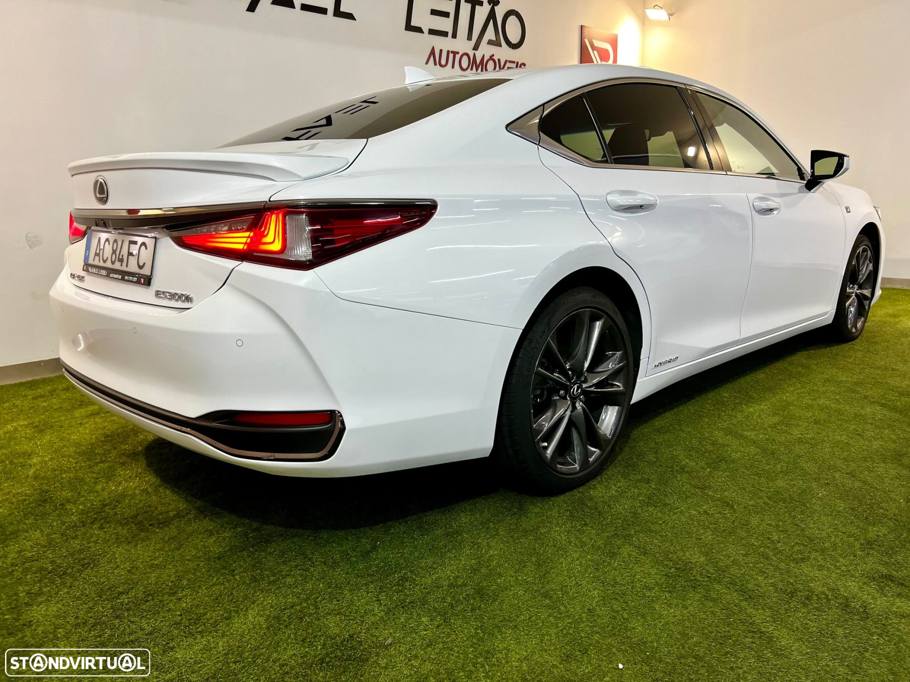 Lexus es-300h F Sport+ - 33