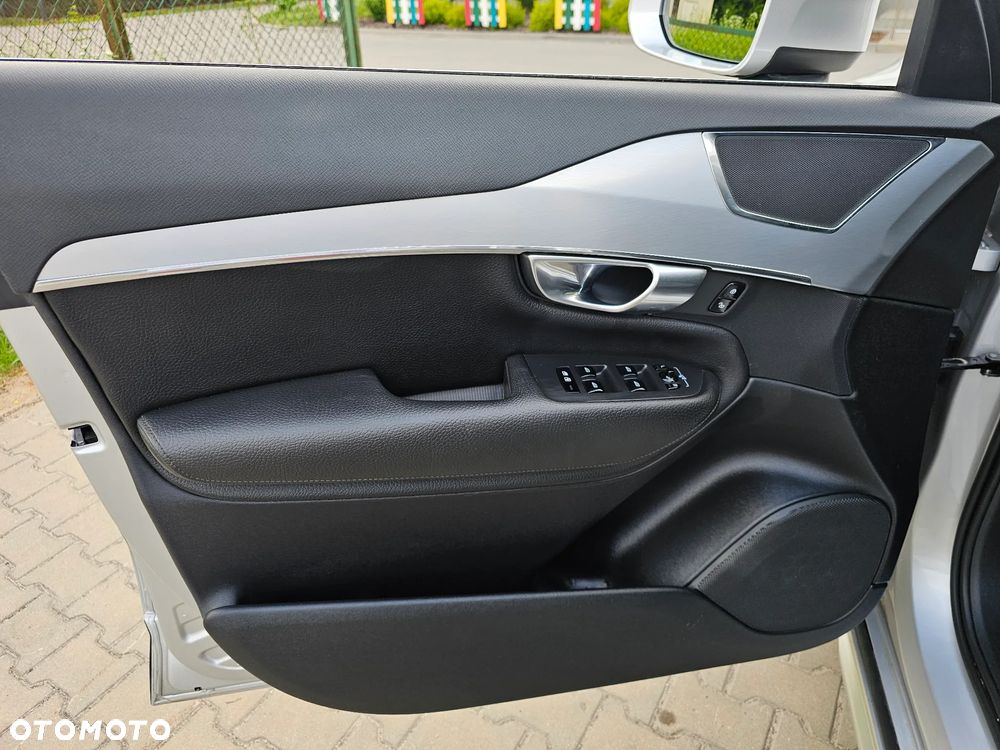 Volvo XC 90 D5 AWD Geartronic Kinetic - 20