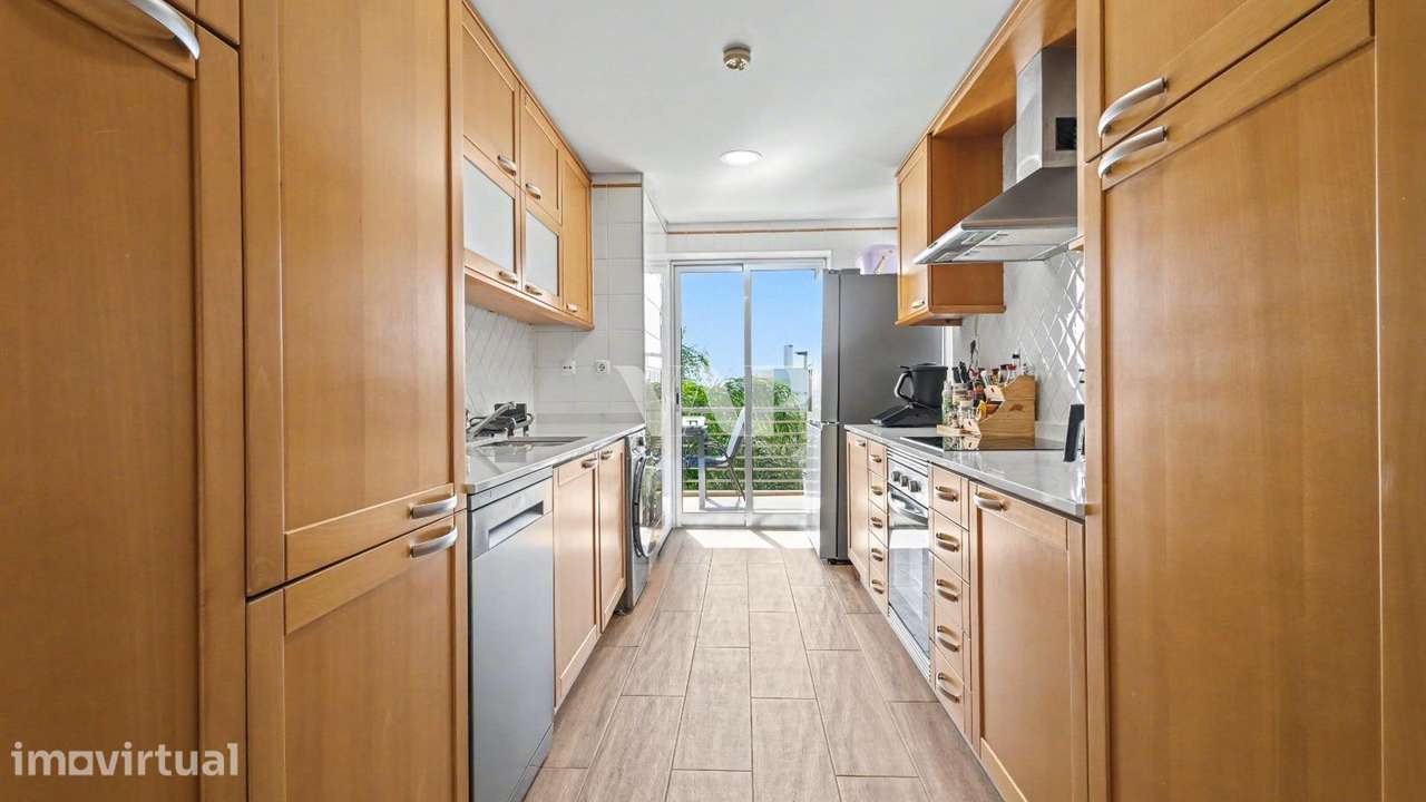 Apartamento T2 com Piscina, Garagem e Vista Golfe em Vilamoura - Grande imagem: 3/33