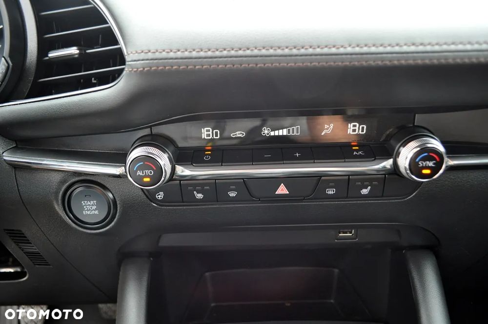 Mazda 3 e-SKYACTIV-G 122 M HYBRID EXCLUSIVE-LINE - 28