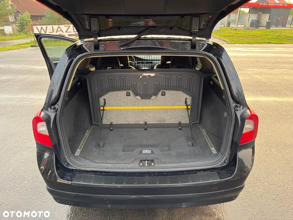 Volvo V70 D5 Summum - 8