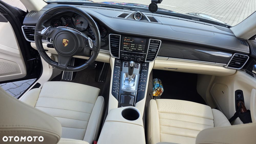Porsche Panamera - 19