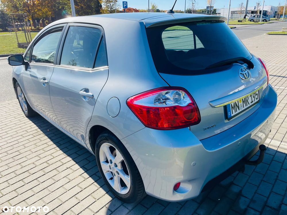 Toyota Auris 1.6 Executive - 3