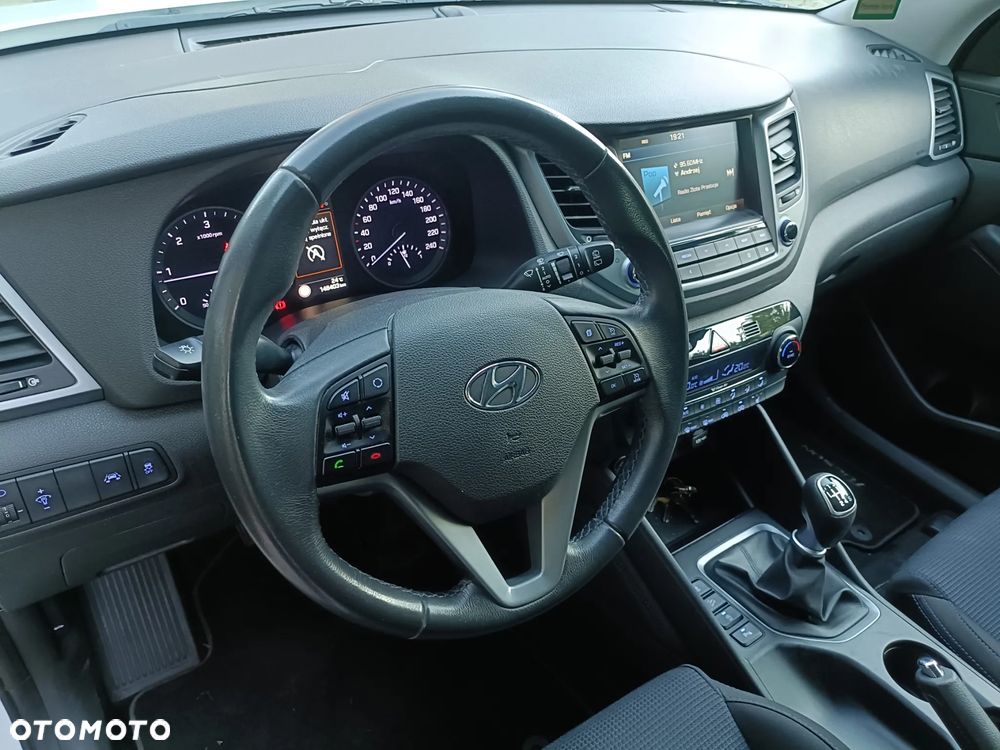 Hyundai Tucson 2.0 CRDI BlueDrive Style 2WD - 4