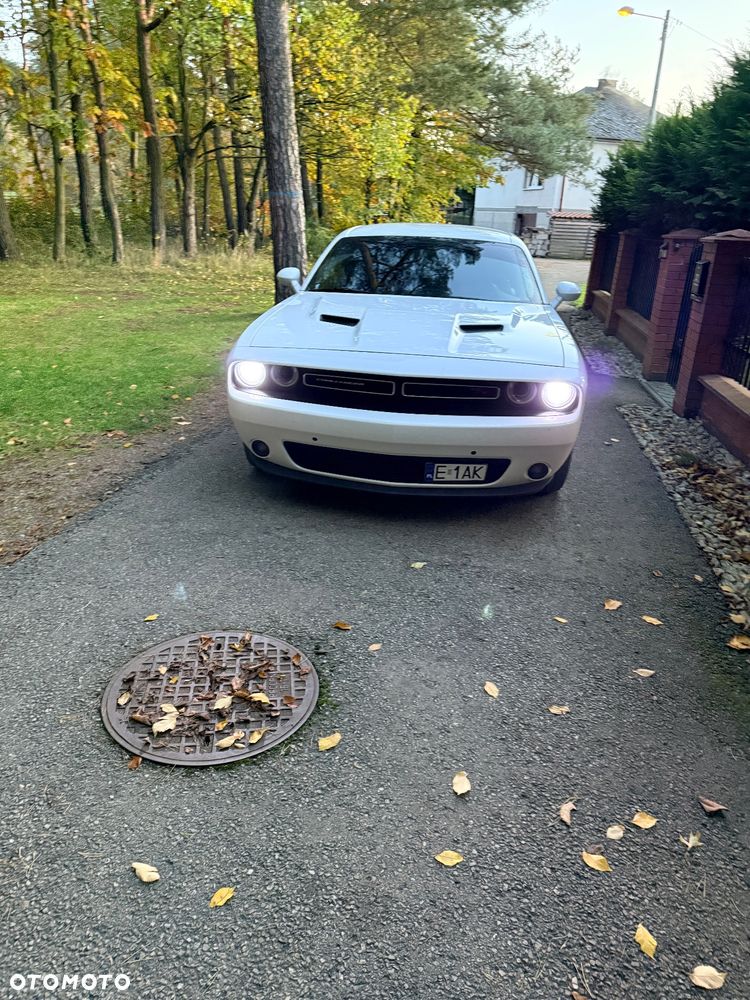 Dodge Challenger - 10