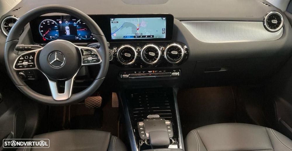 Mercedes-Benz GLA 180 7G-DCT Progressive - 4