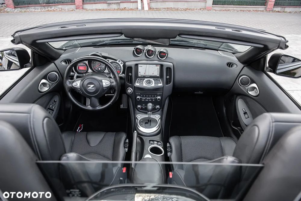Nissan 370 Z Black Edition - 27