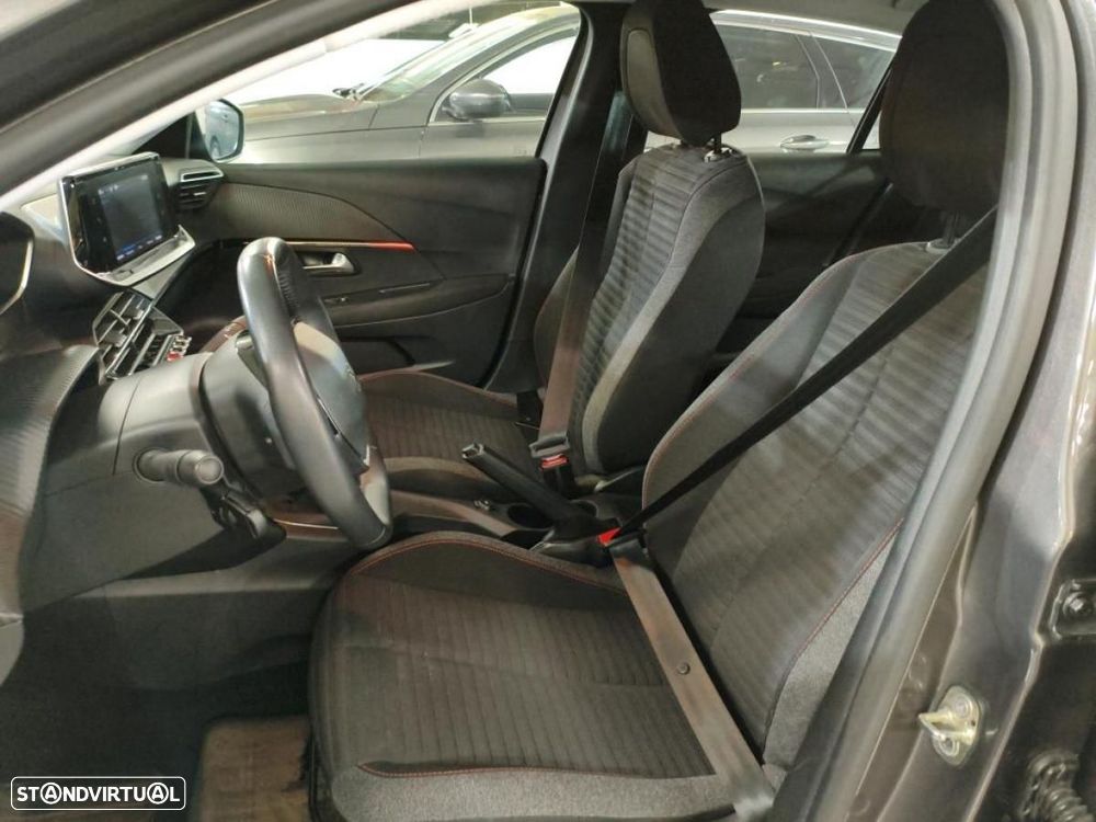Peugeot 208 - 4
