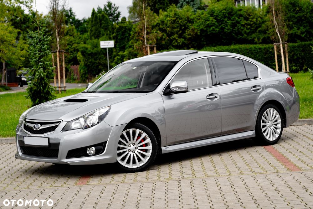 Subaru Legacy 2.5i GT - 10