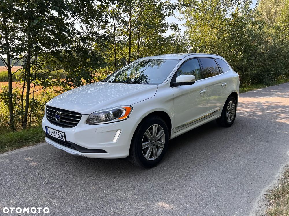 Volvo XC 60 T5 AWD Geartronic Momentum - 1