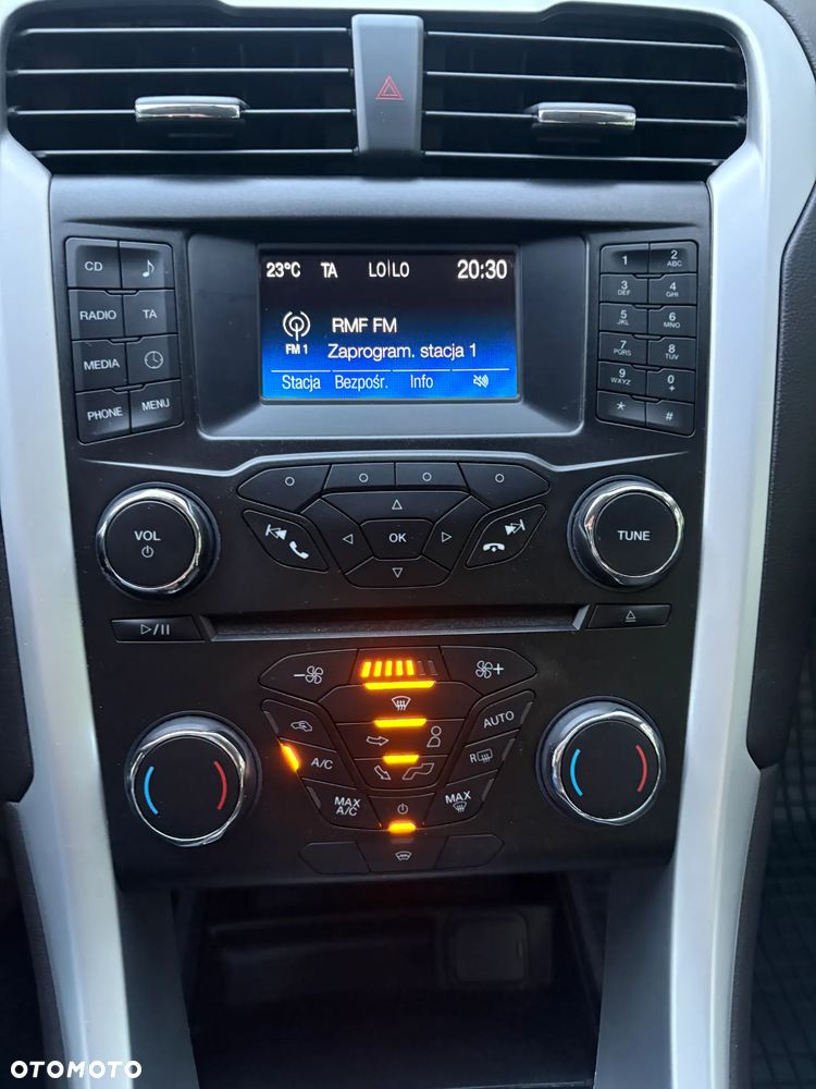 Ford Mondeo - 23