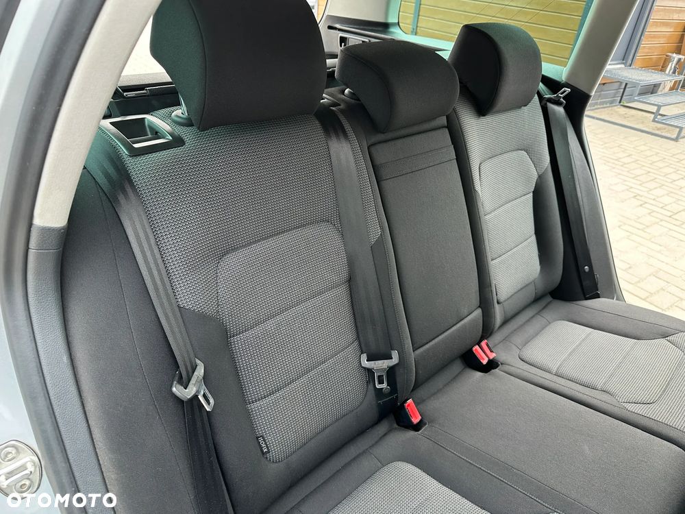Volkswagen Passat Variant - 23