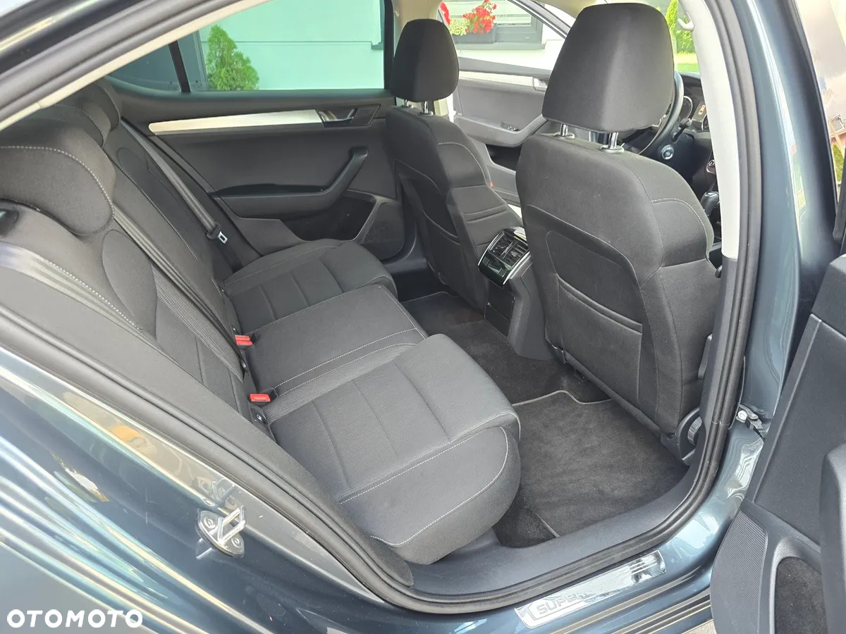 Skoda Superb 2.0 TDI Ambition DSG7 - 17