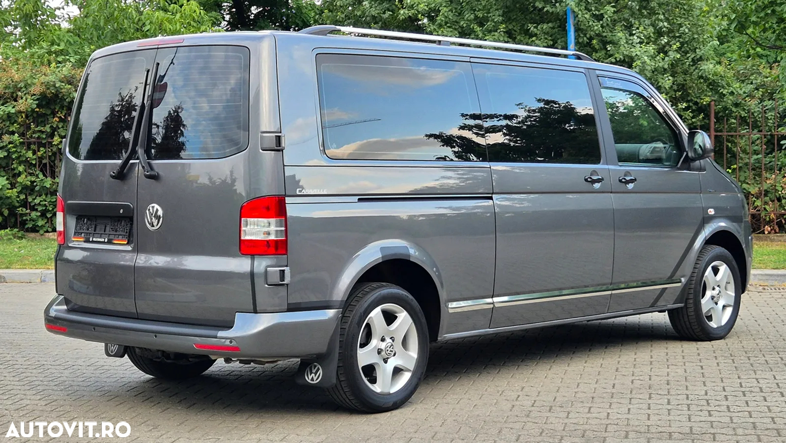 Volkswagen Caravelle - 3