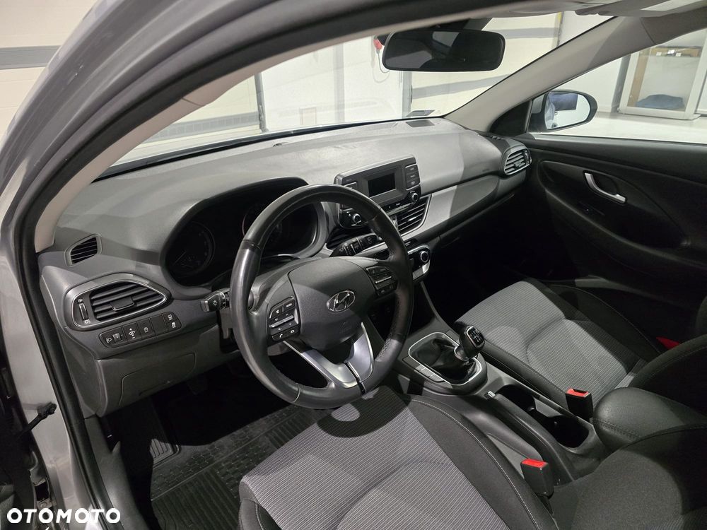 Hyundai i30 1.5 DPI Classic + - 22