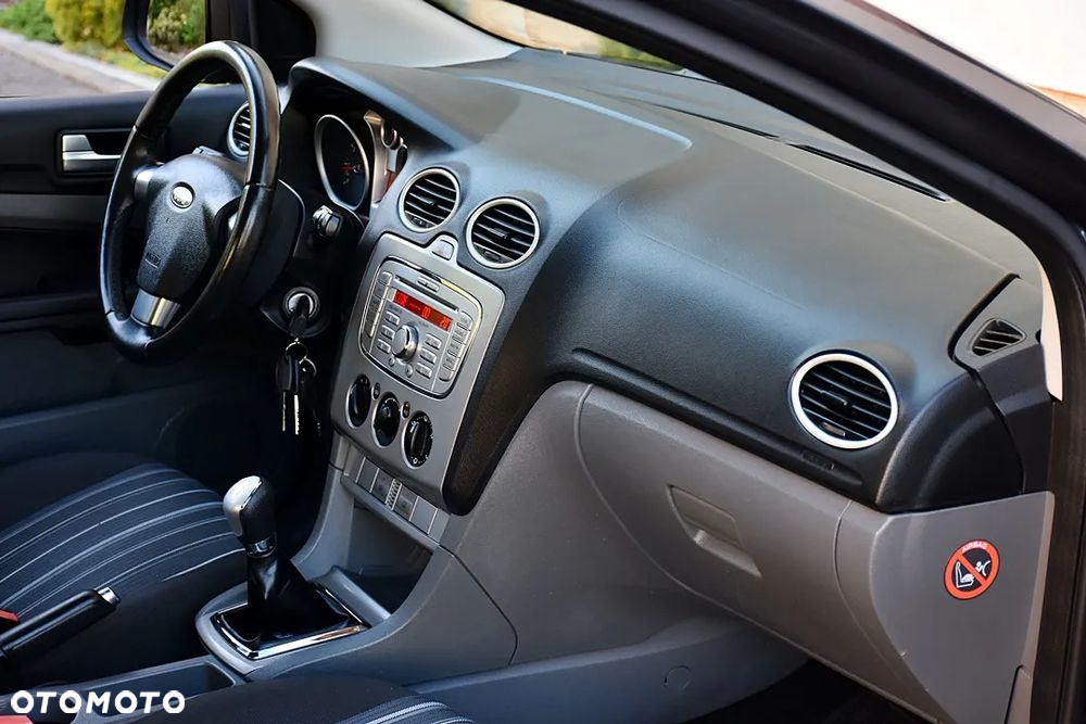 Ford Focus 1.6 16V Style - 21