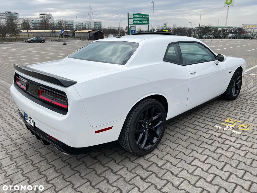Dodge Challenger 5.7 R/T - 10