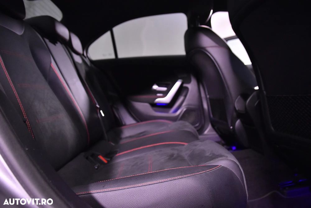 Mercedes-Benz A 250 e Sedan 8G-DCT AMG Line - 13