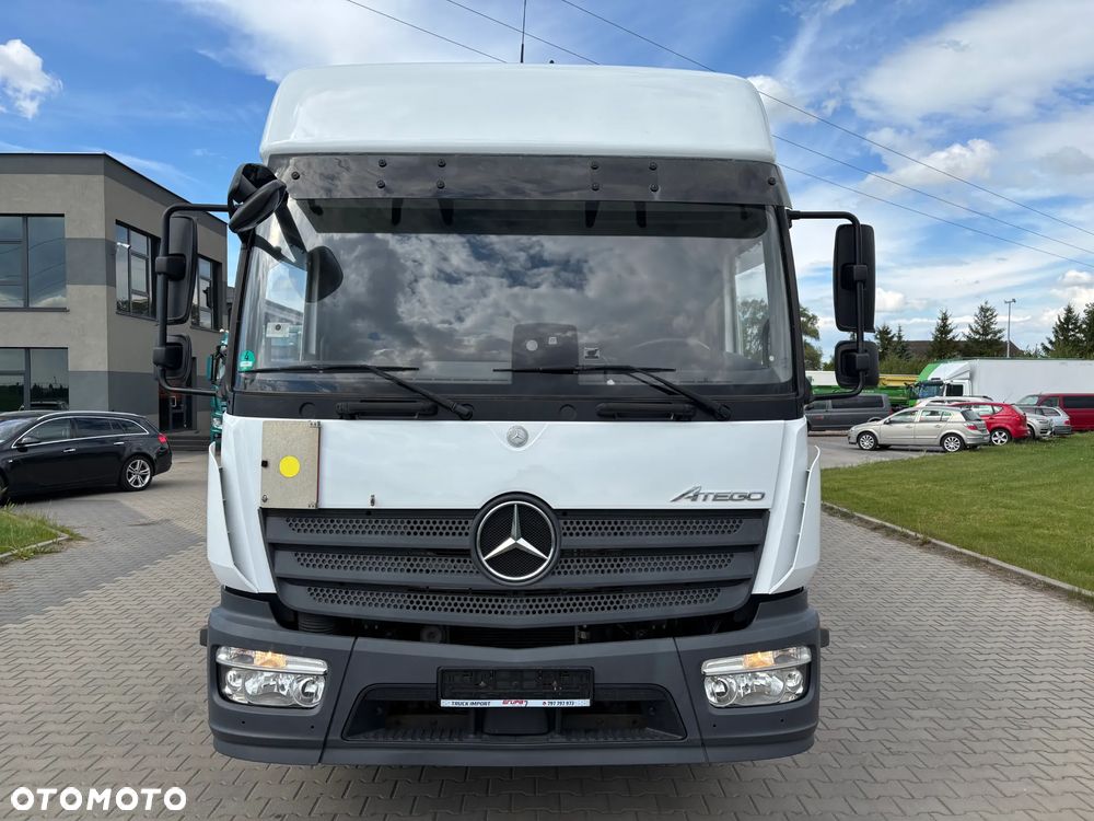 Mercedes-Benz ATEGO 1227 kontener z windą ,  kabina sypialna , webasto, klimatyzacja, niski przebieg , bezwypadkowy. (nie 1224, 1230) - 3