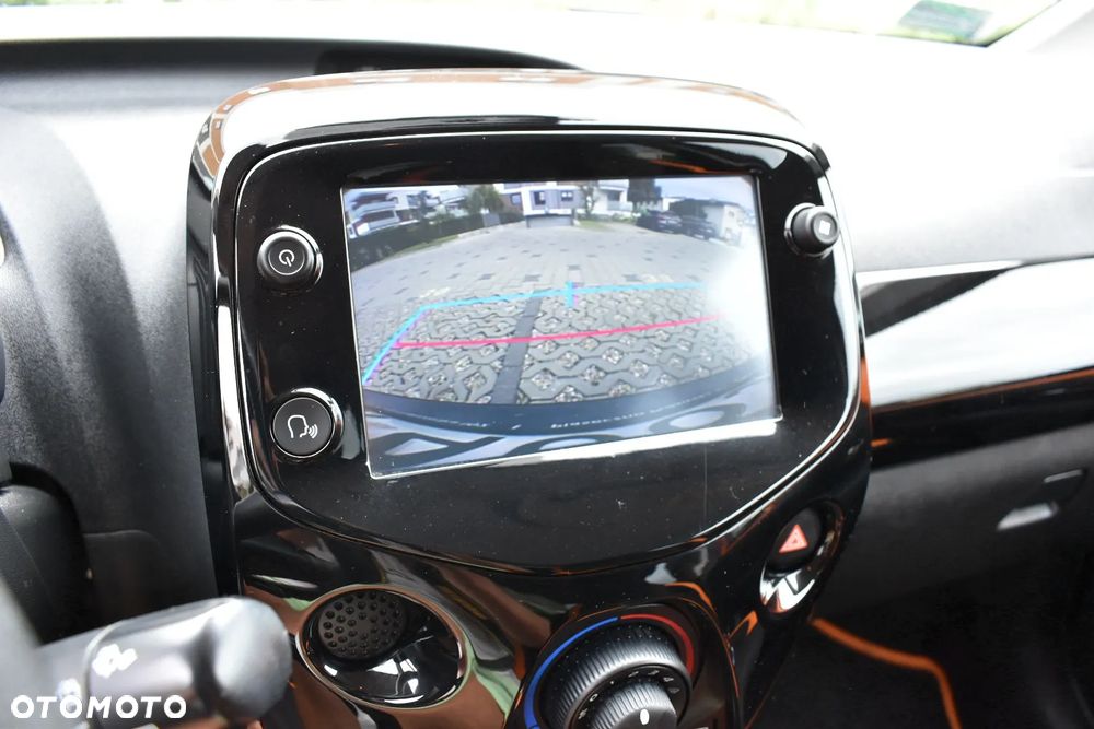 Toyota Aygo x-clusive Style Selection - 9
