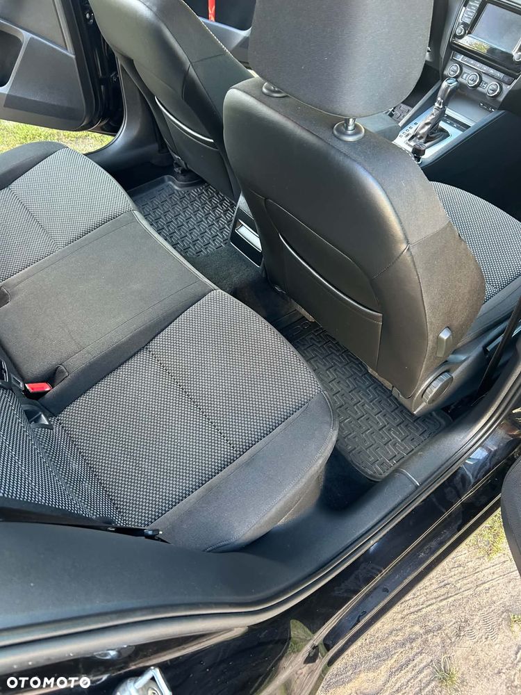 Skoda Octavia 2.0 TDI Ambition DSG - 24