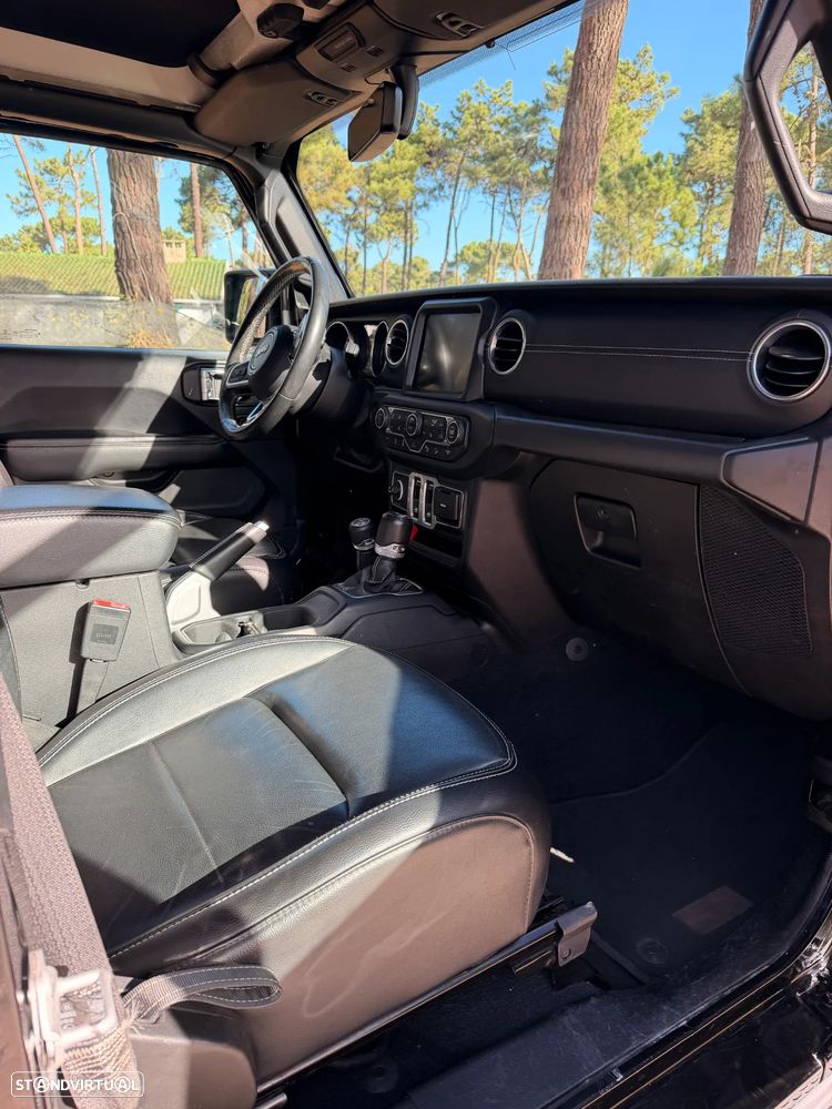Jeep Wrangler - 14