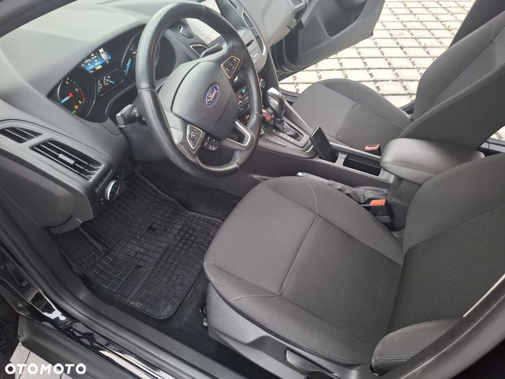 Ford Focus 1.5 TDCi SYNC Edition PowerShift - 19