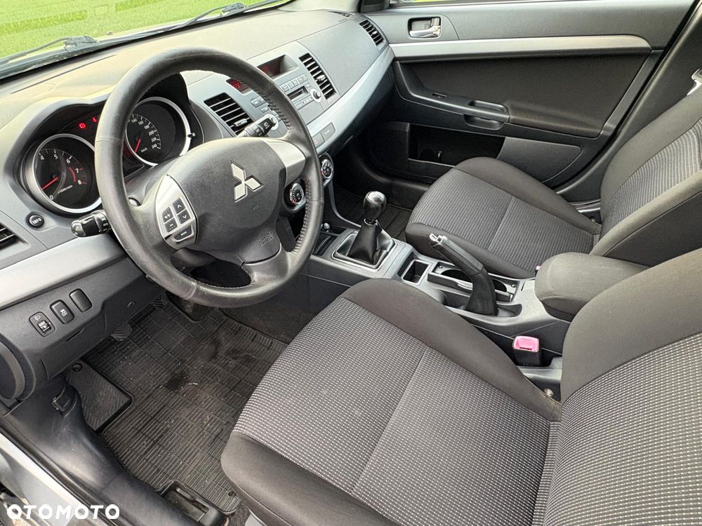Mitsubishi Lancer 1.6 Invite - 14
