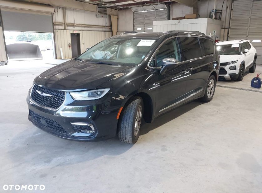 Chrysler Pacifica - 2