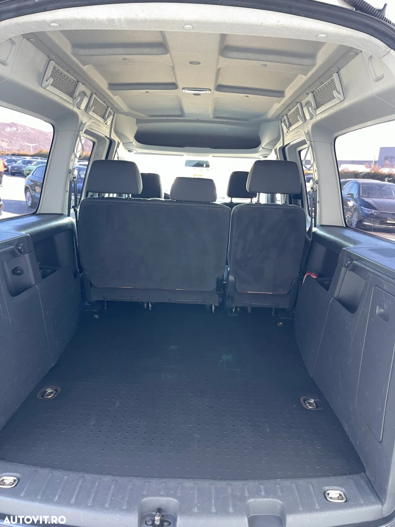 Volkswagen Caddy Maxi 2.0 TDI 4Motion Trendline - 25