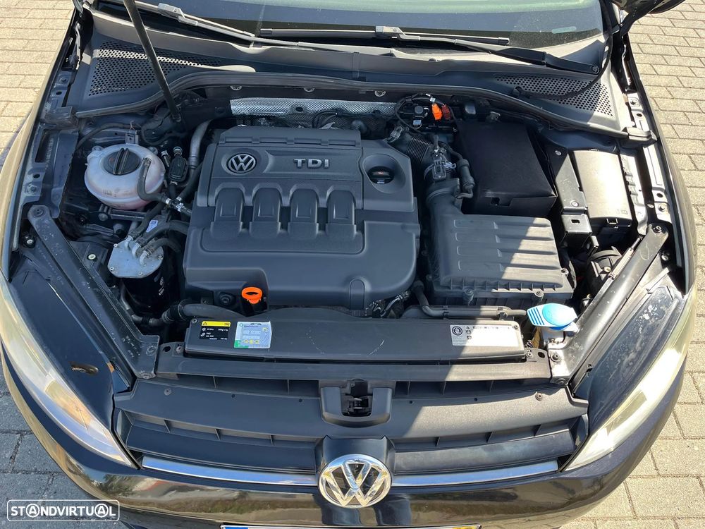 VW Golf 1.6 TDi Trendline BlueMotion - 11