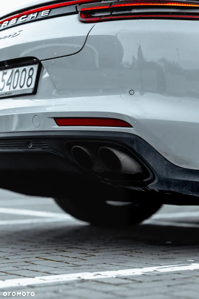 Porsche Panamera 4S - 9