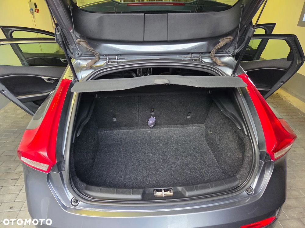 Volvo V40 D3 Drive-E SCR R-Design Momentum - 12
